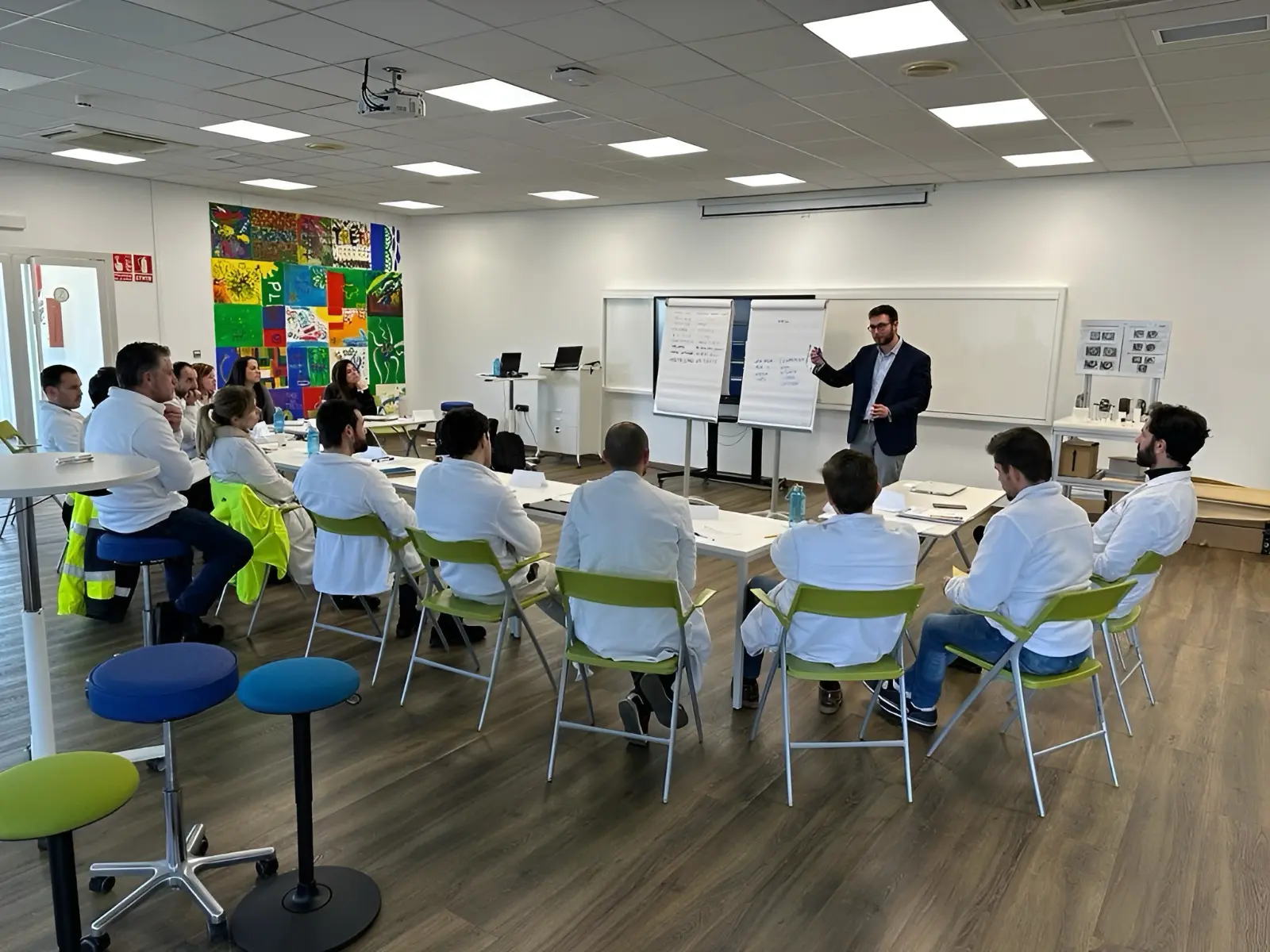 Ángel Beriain impartiendo una formación a un equipo